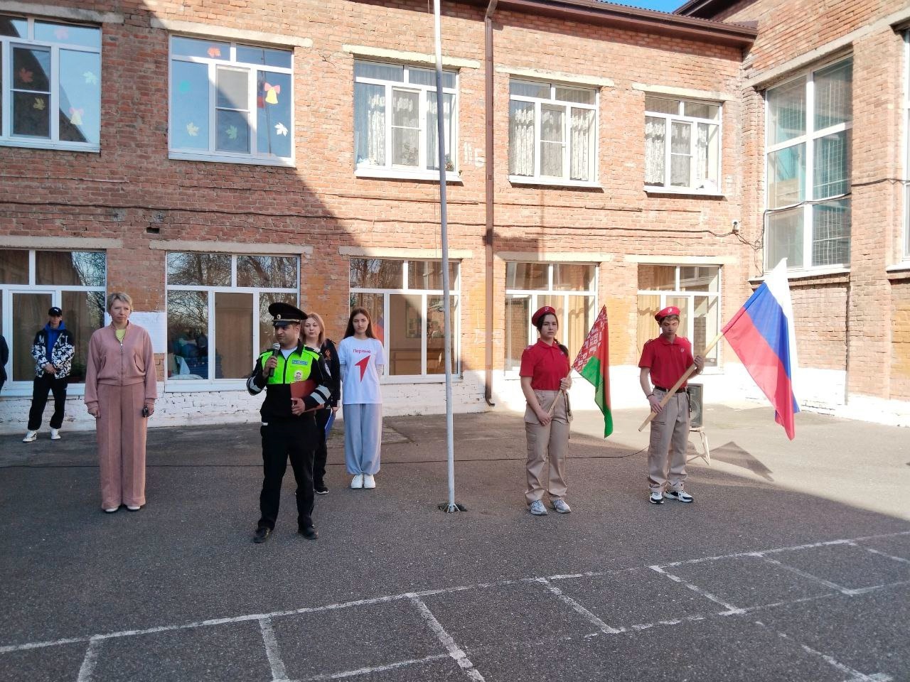 Беседа с инспектором ГИБДД по пропаганде БДД.